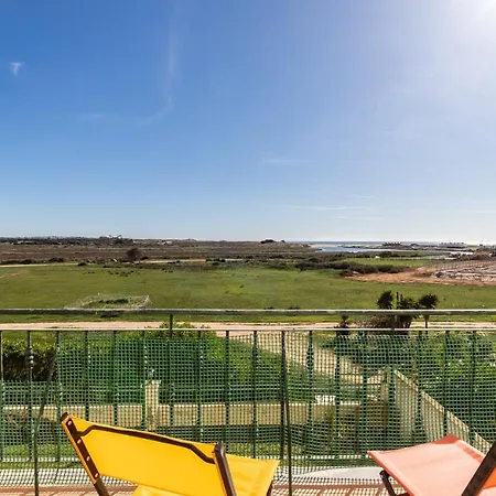 Appartement Front View Flat Armação de Pêra